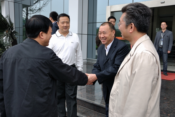 成都市委副書(shū)記唐川平一行蒞臨公司檢查指導(dǎo)